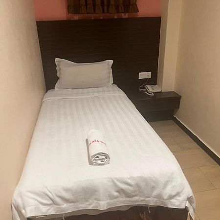 林达斯广场酒店 亞庇 外观 照片